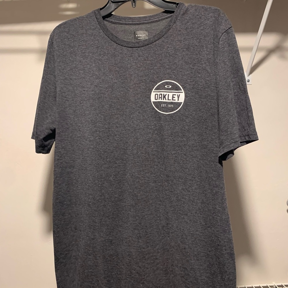 Mens Oakley T-shirt